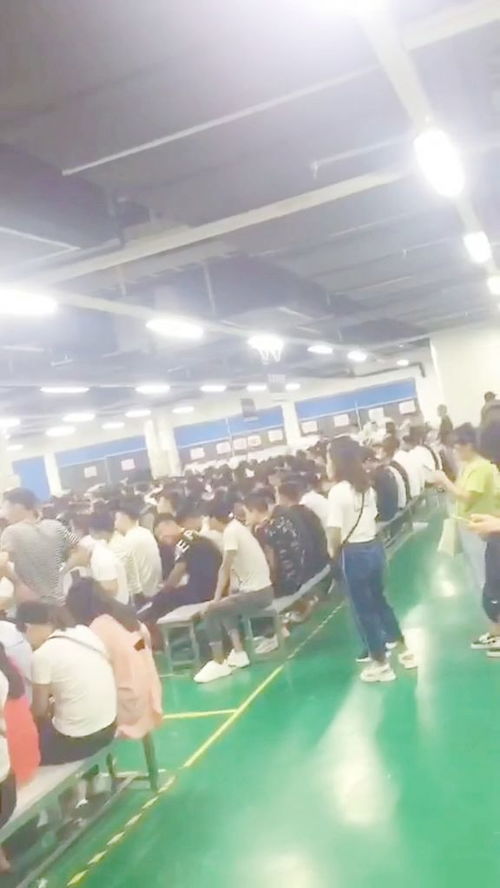 工作找到了,廠里三班倒,實習2800,轉正3200同事都是00后